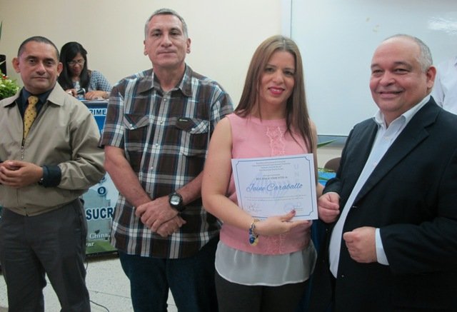 Jaine Caraballo (10 años de servicio)